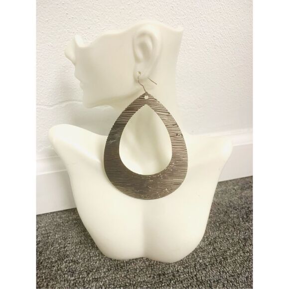 Large Tear Drop Earrings - Picture 1 of 2